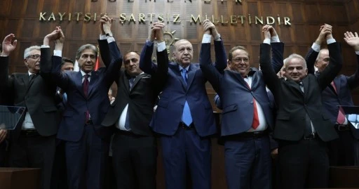 İYİ Parti'den istifa eden milletvekili, AKP'ye katıldı