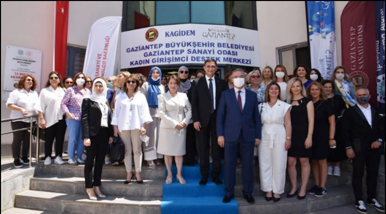 Kadın girişimcilerden Model Fabrika'ya ziyaret