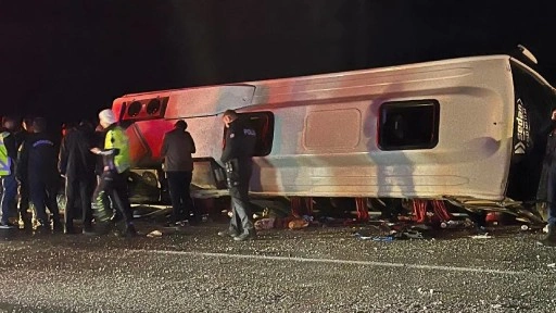 Kahramanmara&#x15F;&#x27;ta feci kaza: &#xD6;l&#xFC; ve &#xE7;ok say&#x131;da yaral&#x131; var!
