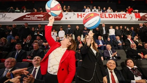 Kamil Ocak Spor Salonu, Bakan Bak&rsquo;ın katılımıyla a&ccedil;ıldı