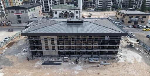 Karşıyaka Gen&ccedil;lik K&uuml;t&uuml;phanesi&rsquo;nde &ccedil;alışmalar devam ediyor