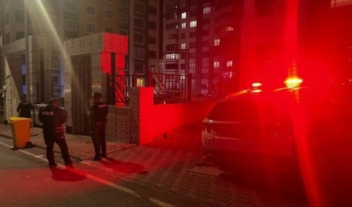 Kayseri'de elinde bıçakla yere düştüğü iddia edilen kadın ağır yaralandı