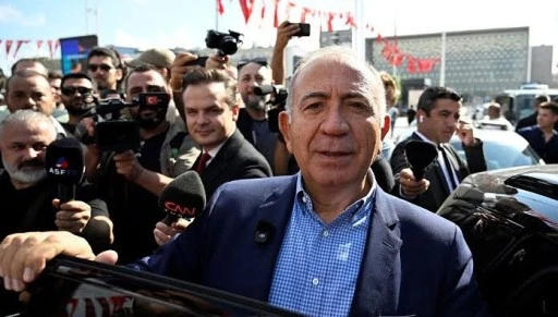 Kayyum Gürsel Tekin'in gitmeye niyeti yok!