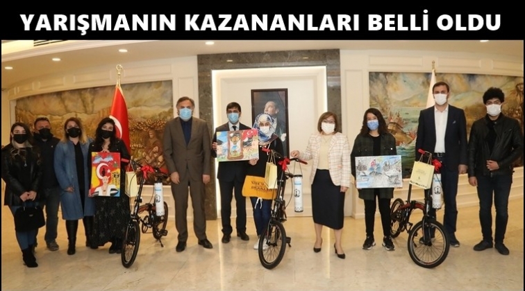 Kazananlar &ouml;d&uuml;llerini aldı...