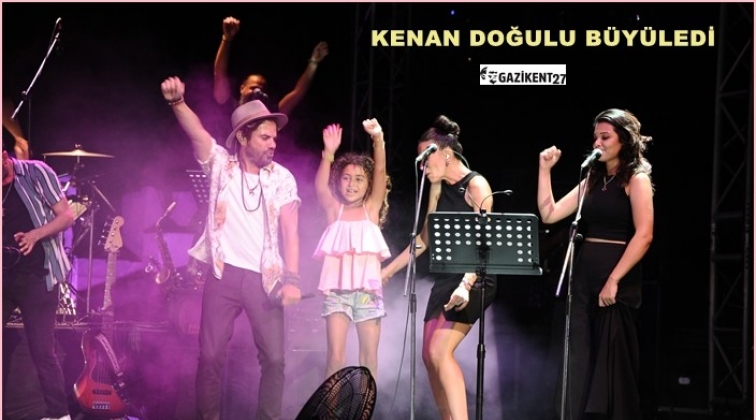 Kenan Doğulu’dan muhteşem konser