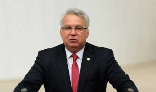 ‘Kendi çapımda başladım’ diyerek duyurdu: Eski AKP’li vekil eyleme başladı!