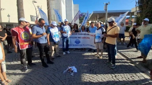 KESK İzmir maaş bordrosu yaktı: 'Sefaleti kabul etmiyoruz'