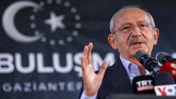 Kılı&ccedil;daroğlu Gaziantep'te depremzedelere s&ouml;z verdi...