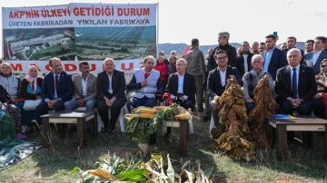 Kılı&ccedil;daroğlu, kapatılan tekel fabrikasının &ouml;n&uuml;nden seslendi