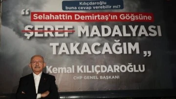 Kılı&ccedil;daroğlu 'provokatif' pankartın &ouml;n&uuml;ne ge&ccedil;ti!