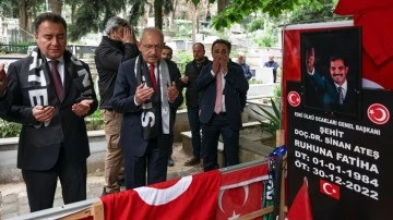 Kılıçdaroğlu ve Babacan, Sinan Ateş'in mezarını ziyaret etti