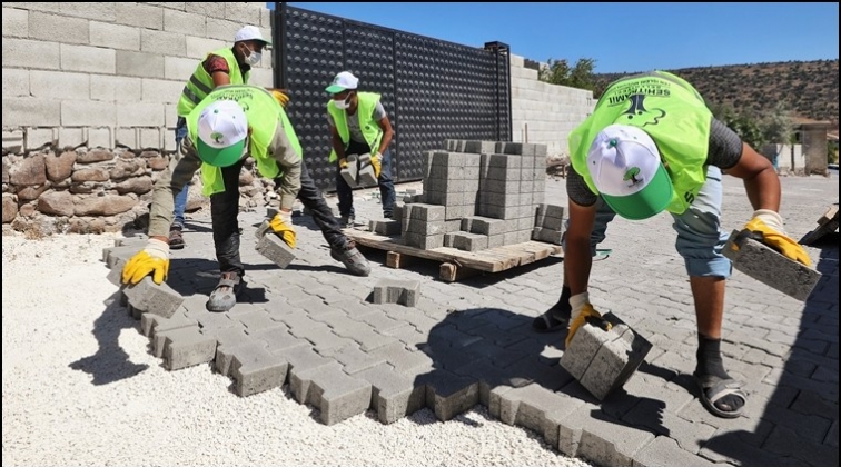 Kırsal b&ouml;lgelerde kilitli parke taşı &ccedil;alışması