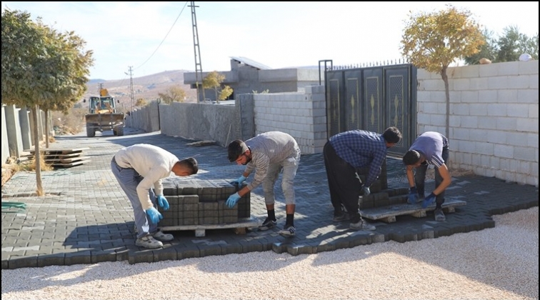 Kırsalda kilit taşı &ccedil;alışmaları s&uuml;r&uuml;yor...