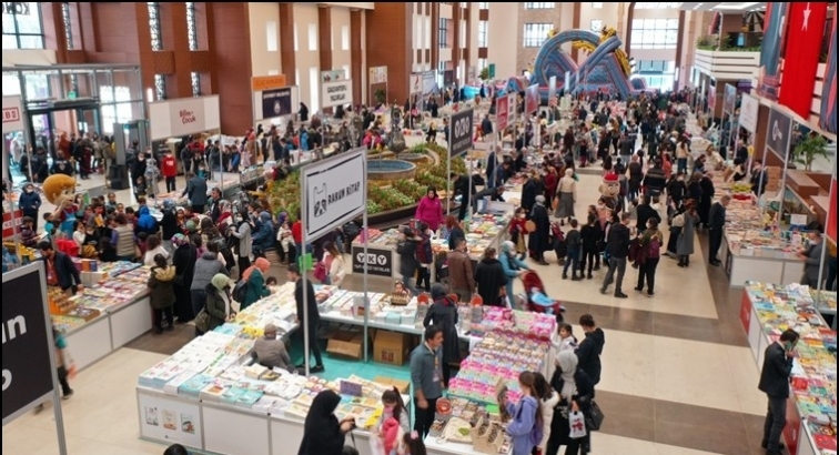 Kitap Fuar'na yoğun ilgi...