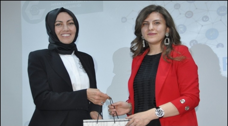 Kız &ouml;ğrencilere &ldquo;Değişim Y&ouml;netimi Eğitimi&rdquo;