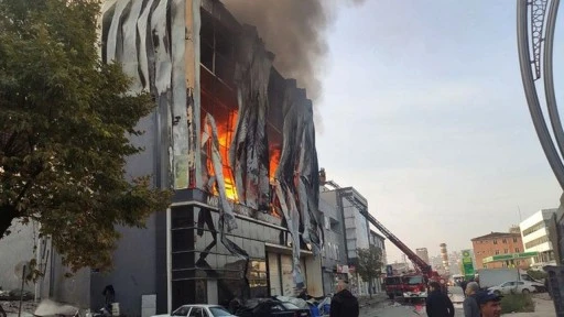 Kocaeli'de parfüm deposunda yangın: 6 kişi yaşamını yitirdi