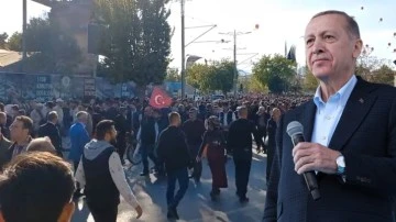 Konya'da Erdoğan çıkmadan miting dağılmaya başladı!