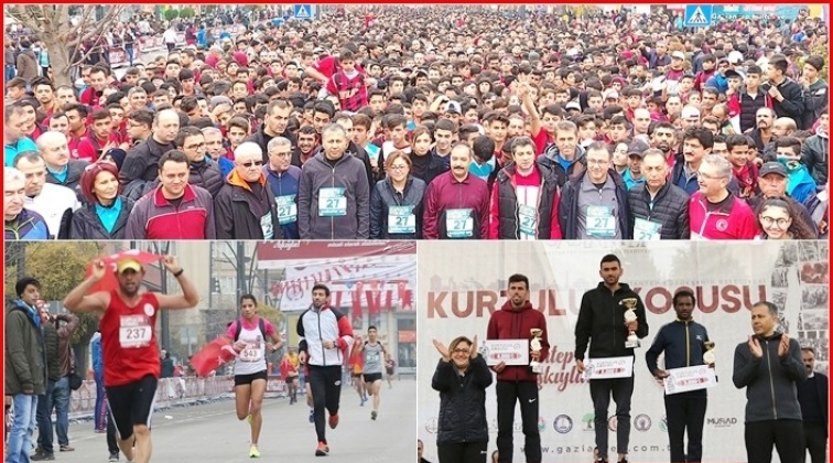 Kurtuluş Koşusu&rsquo;nda rekor, 54 bin kişi katıldı