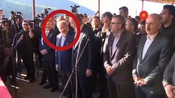 Madenci cenazesinde g&uuml;l&uuml;şen Soylu ve Koca'ya tepki!