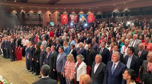 Mahkemenin 'Durdurma' talebine karşın CHP İstanbul İl Kongresi başladı...