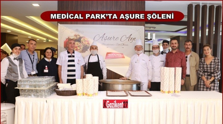 Medicalpark aşure ikram etti