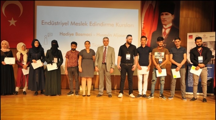 Meslek Edindirme kurslarında sertifika t&ouml;reni