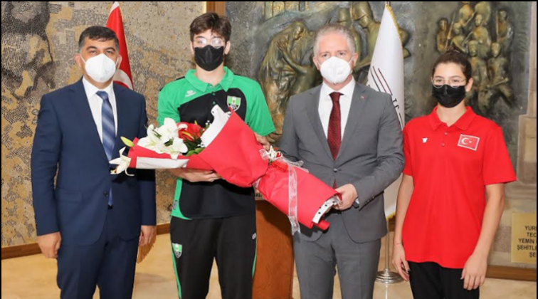 Milli sporculardan Vali G&uuml;l'e ziyaret...