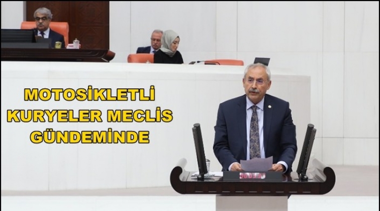 Motosikletli kuryelerin sorunlarını g&uuml;ndeme taşıdı