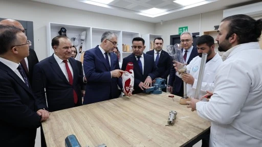 Bakan Işıkhan'dan, Protez Ortez Yapım ve Uygulama Merkezi&rsquo;ne ziyaret