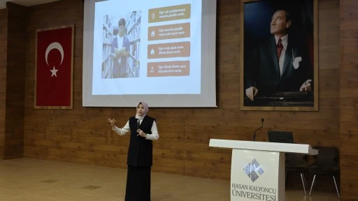 HK&Uuml;&rsquo;de &ldquo;Modern Hayatın Ritmine Karşı Ramazan&rsquo;ın Ruhu&rdquo; konferansı&nbsp;