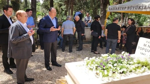 Naci Topçuoğlu, mezarı başında dualarla anıldı