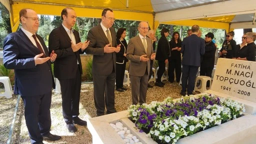 Naci Top&ccedil;uoğlu mezarı başında dualarla anıldı