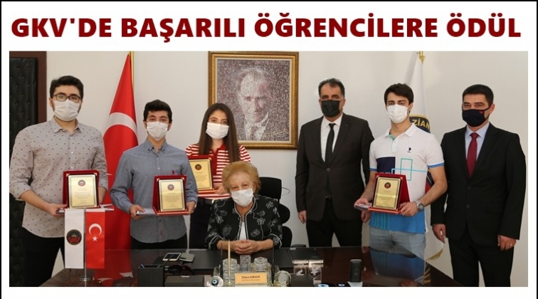 Nüket Ersoy başarılı öğrencileri ödüllendirdi