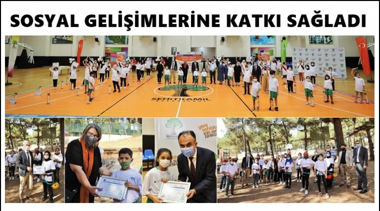 &Ouml;ğrenciler, spor malzemeleriyle &ouml;d&uuml;llendirildi