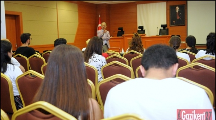 &Ouml;ğrencilere bilgilendirme toplantısı