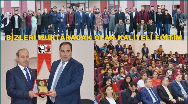 &Ouml;ğrencilere &ouml;ğ&uuml;t verdi