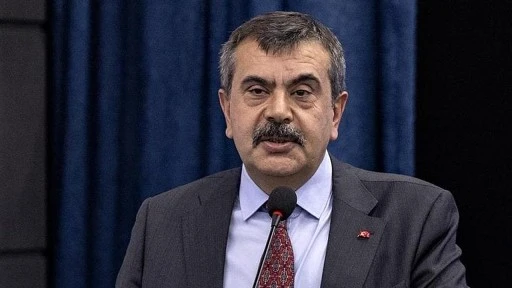Okullarda Erdoğan'ın posterinin asılması talimatı!