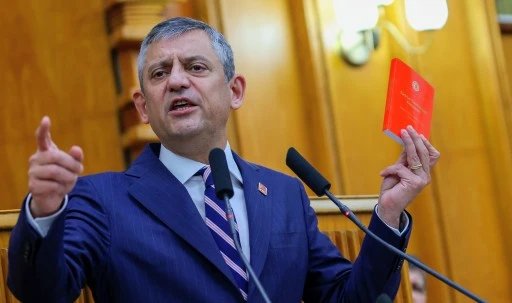 &Ouml;zg&uuml;r &Ouml;zel: Baş eğmeyeceğiz ama gerekirse baş vereceğiz!