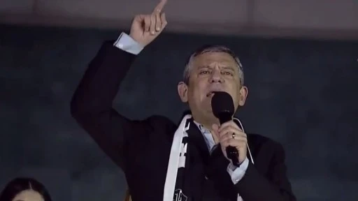 &Ouml;zg&uuml;r &Ouml;zel: Erdoğan'a bir teklifim var. Gel İBB se&ccedil;imlerini yenileyelim...