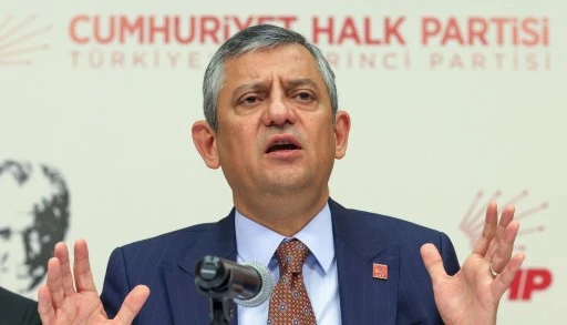 &Ouml;zg&uuml;r &Ouml;zel: Erdoğan artık iktidarda kalmanın demokratik bir yolunu g&ouml;rm&uuml;yor