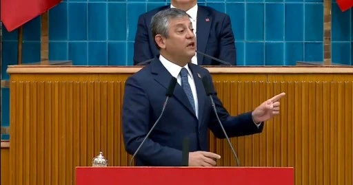 &Ouml;zg&uuml;r &Ouml;zel: Bu millet senden kurtulmak i&ccedil;in Allah'a dua ediyor!