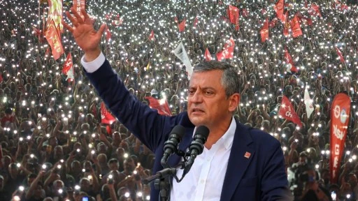 Özgür Özel: 99 dalga da yapsanız yıkılmayız!