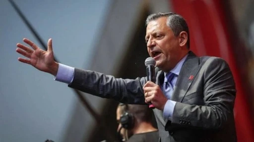 Özgür Özel, barikatları yıkarak yürüme talimatı verdi!