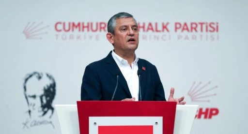 &Ouml;zg&uuml;r &Ouml;zel: Bundan sonra gecesiyle g&uuml;nd&uuml;z&uuml;yle genel merkezdeyiz...