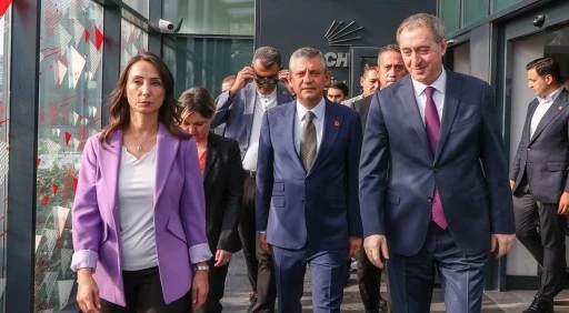 Özgür Özel çalışma ofisinden ayrıldı polis geri geldi!