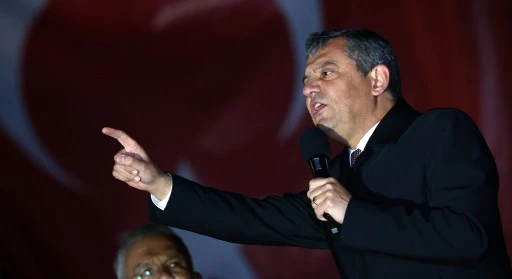 &Ouml;zg&uuml;r &Ouml;zel: Darbeciler durmadılar, yorulmadılar...