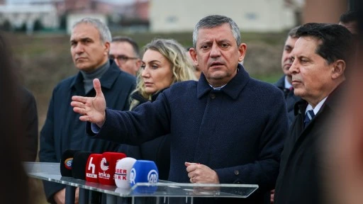 &Ouml;zg&uuml;r &Ouml;zel'den, Ahmet &Ouml;zer'e verilen hapis kararına tepki