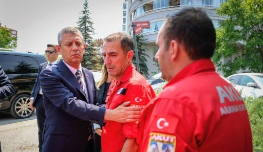 Özgür Özel’den AKUT’a taziye ziyareti