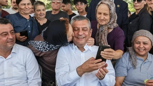 &Ouml;zg&uuml;r &Ouml;zel'den bağış &ccedil;ağrısı: Milletten başka g&uuml;c&uuml;m&uuml;z de g&uuml;vencemiz de yoktur