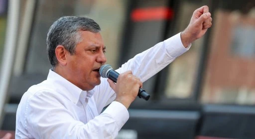 &Ouml;zg&uuml;r &Ouml;zel'den, Erdoğan'a: Siyaset transferlerle kazanılmaz!